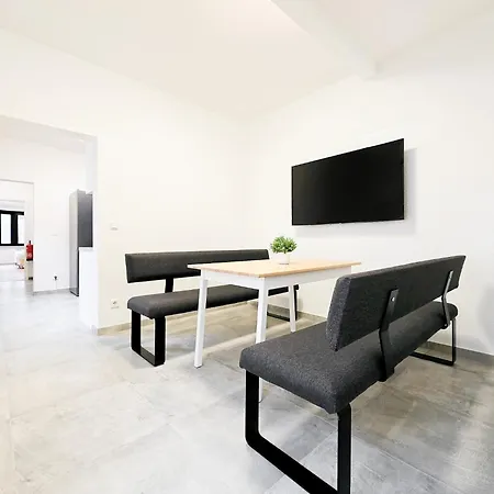 Tolstov - 3 - Parking - 30 Min Messe Dus