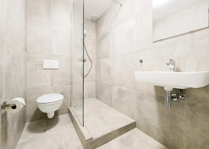 Tolstov - 3 - Parking - 30 Min Messe Dus *