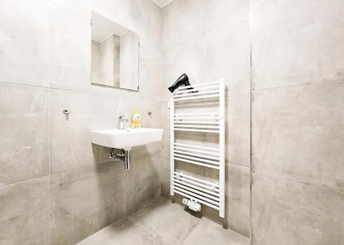 Tolstov - 3 - Parking - 30 Min Messe Dus * Mönchengladbach