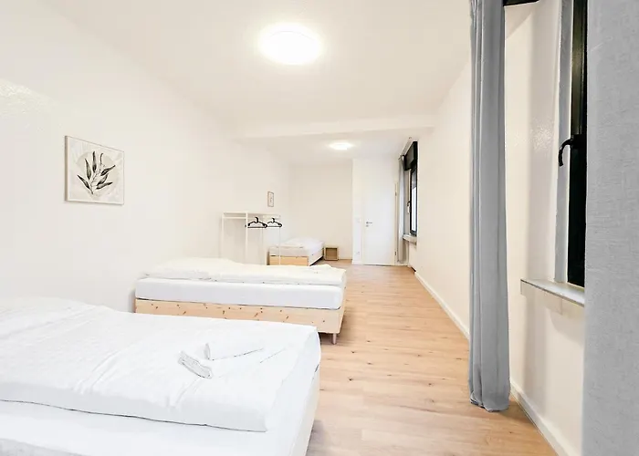 Tolstov - 3 - Parking - 30 Min Messe Dus