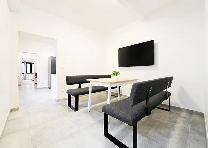 Tolstov - 3 - Parking - 30 Min Messe Dus